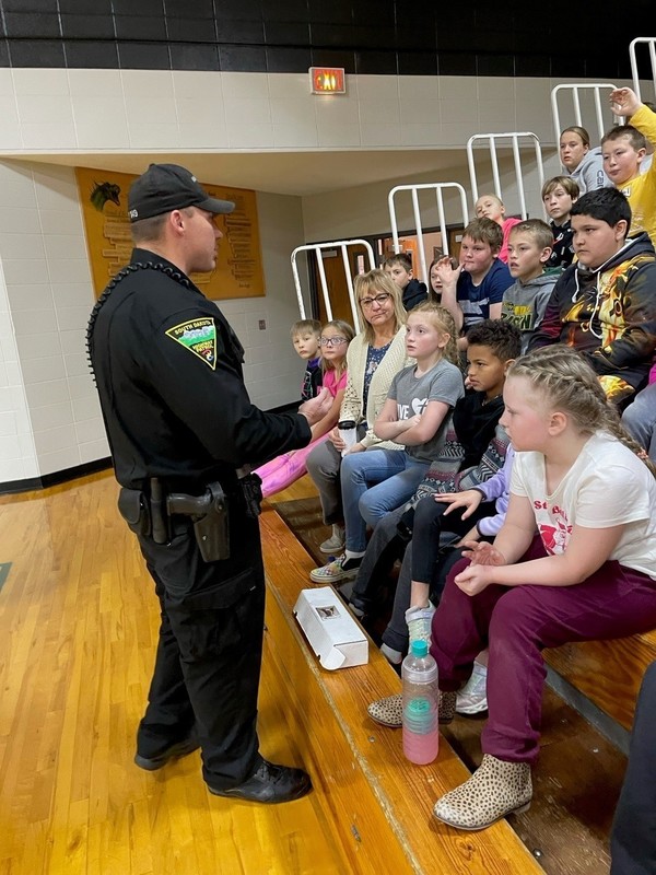 Law Enforcement Officers Visit Waubay School District 183
